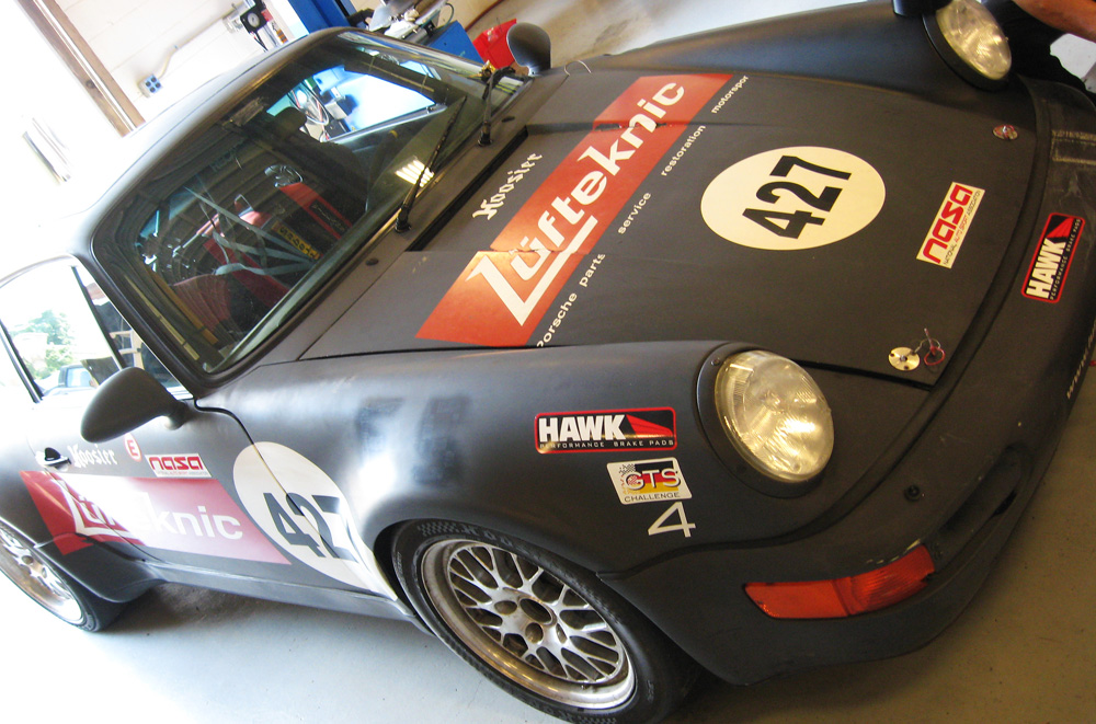 A Lüfteknic sponsored Porsche 911 Turbo race car.