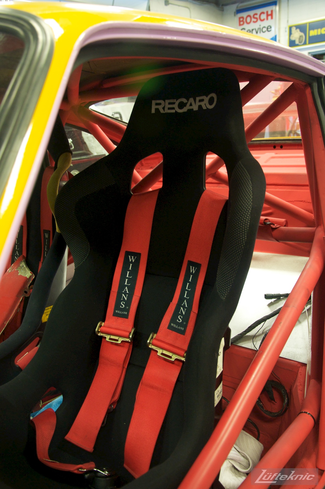 Lüfteknic #projectstuka Porsche 930 Turbo race car driver's seat
