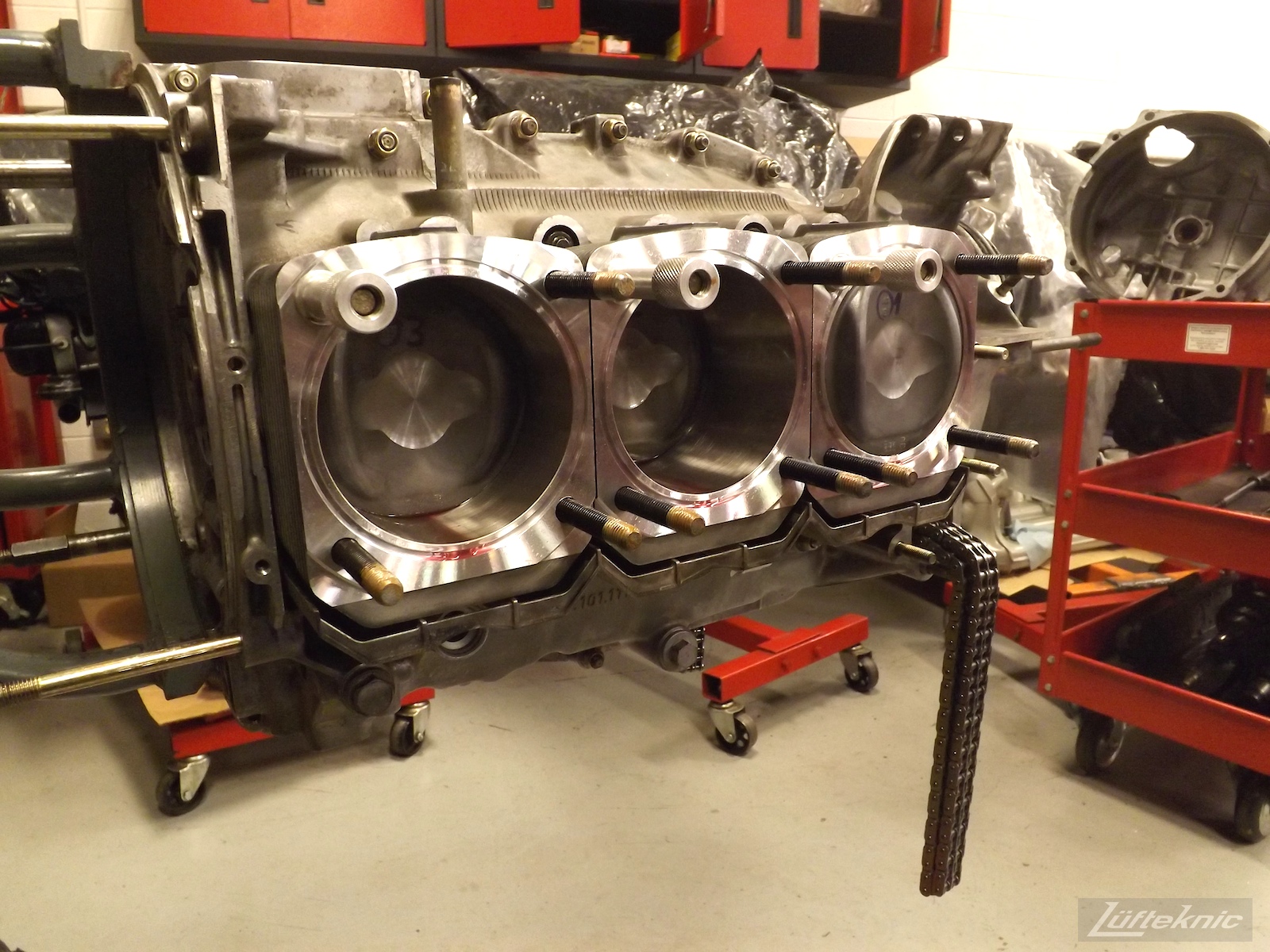 Freshly rebuilt 993 Turbo motor with pistons installed.