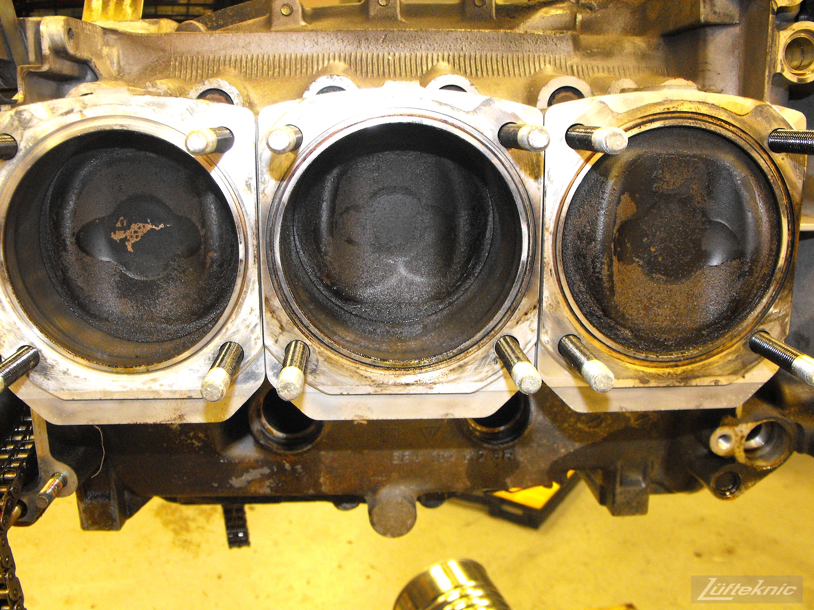 Carbon build up on top of pistons on a 993 Turbo