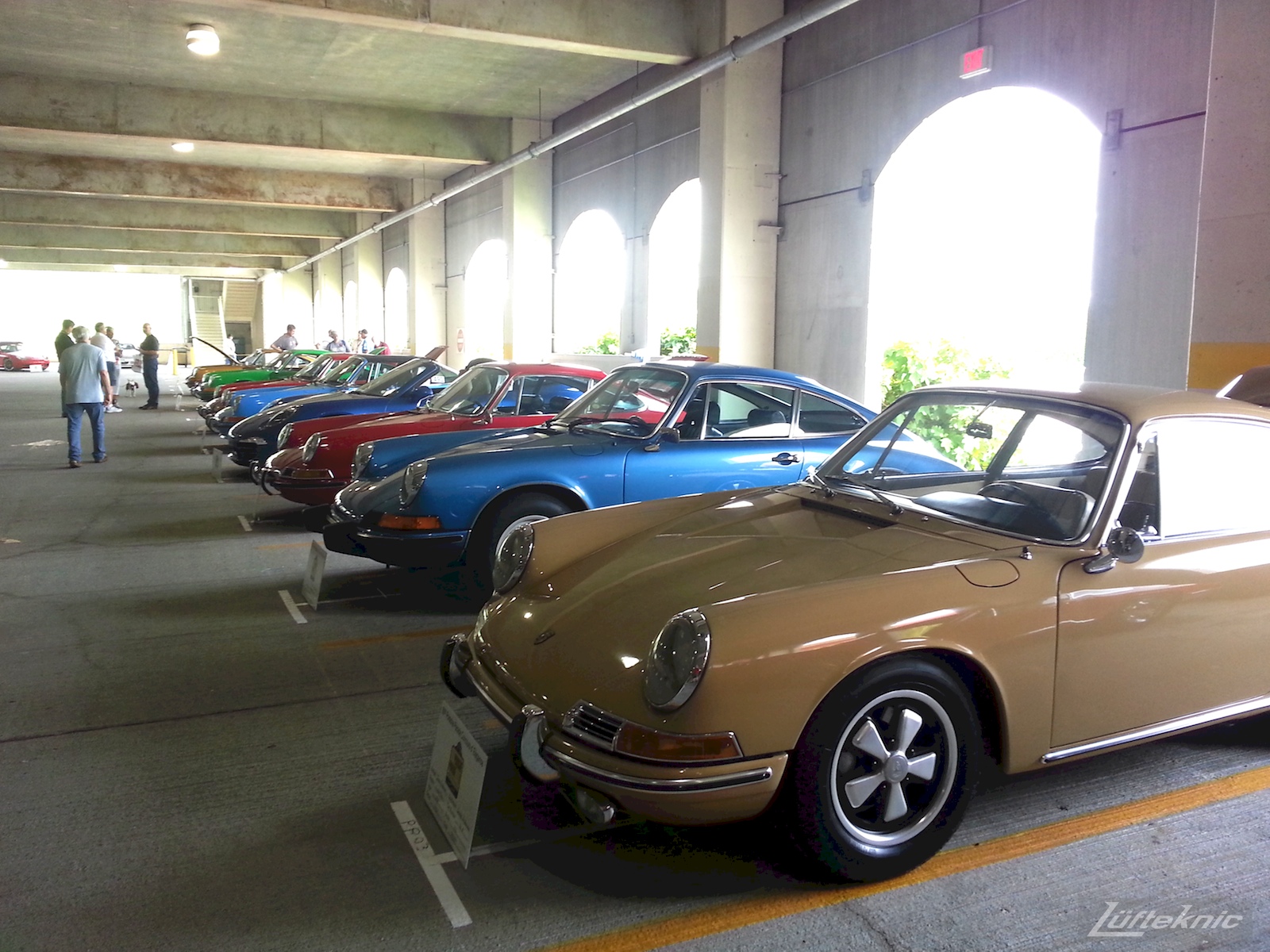 Clean 1970s 911s.